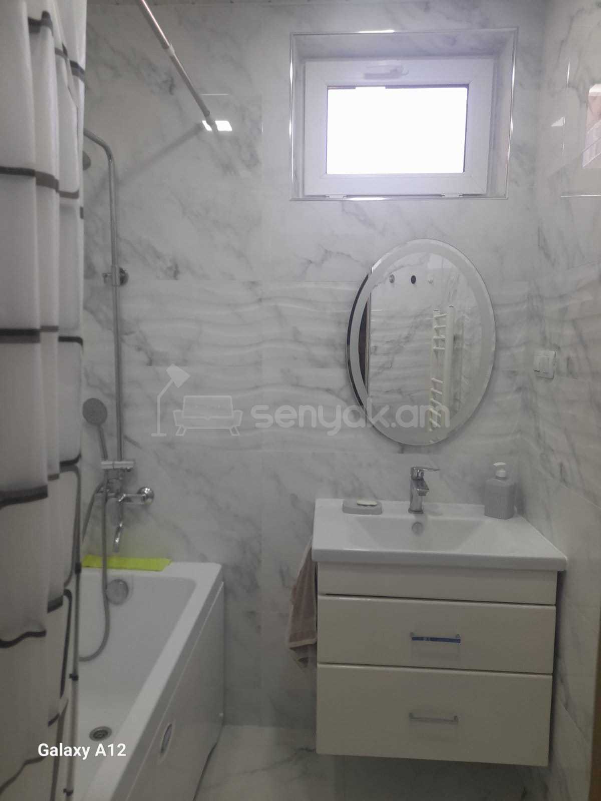 3 Սենյականոց Բնակարան, 80քմ, 7/9 հարկ, Նորմալ Վիճակում, Կահավորված, Արևկող