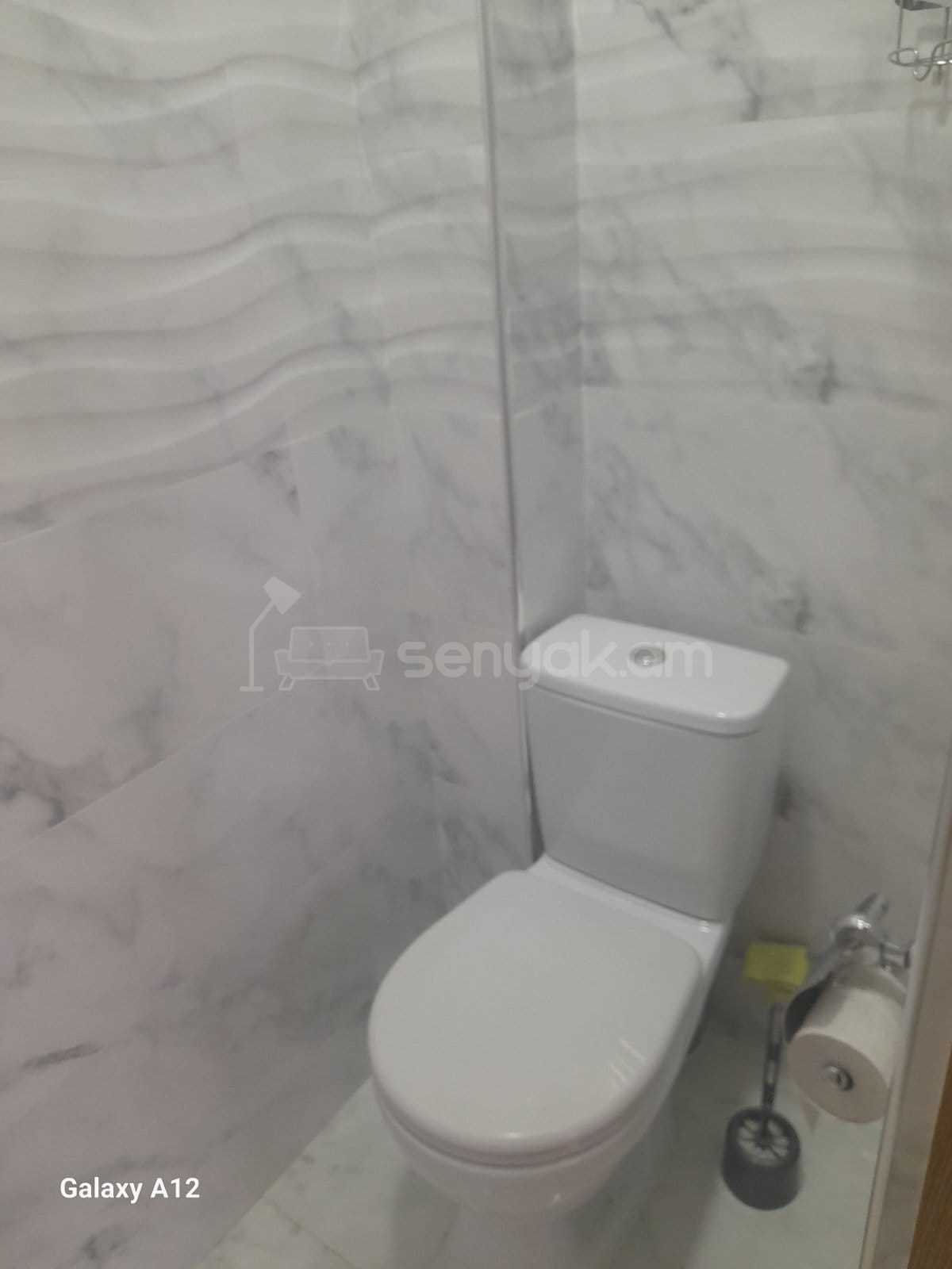 3 Սենյականոց Բնակարան, 80քմ, 7/9 հարկ, Նորմալ Վիճակում, Կահավորված, Արևկող