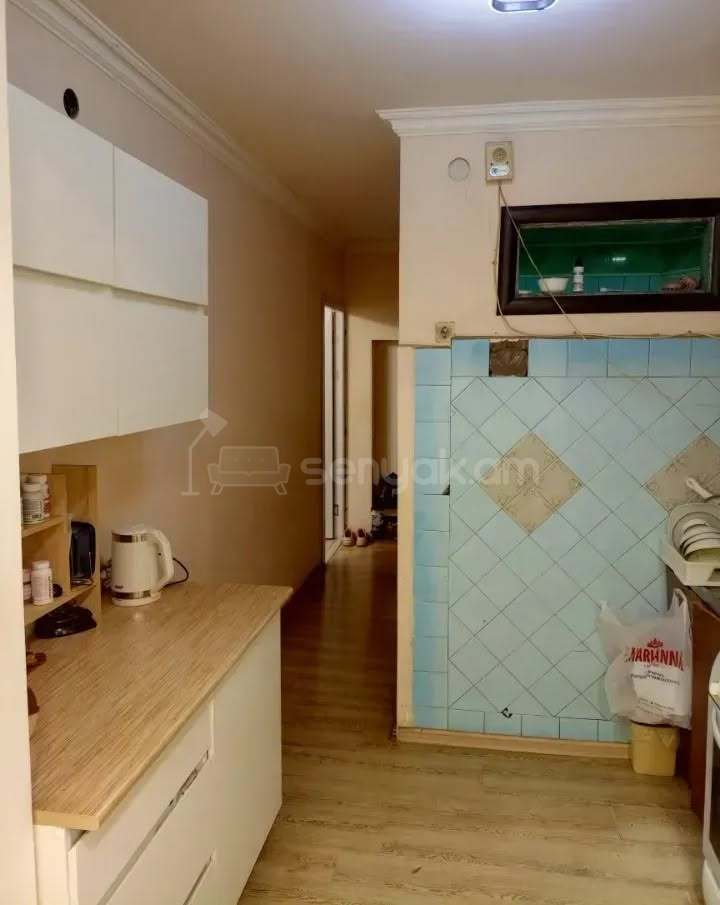 3 Սենյականոց Բնակարան Քարե Շենքում, 72քմ, 4/4 հարկ, Նորմալ Վիճակում