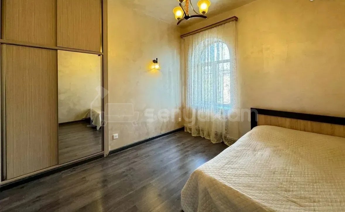 3 Սենյականոց Բնակարան Քարե Շենքում, 78քմ, 4/4 հարկ, Կապիտալ Վերանորոգված, Կահավորված, Արևկող