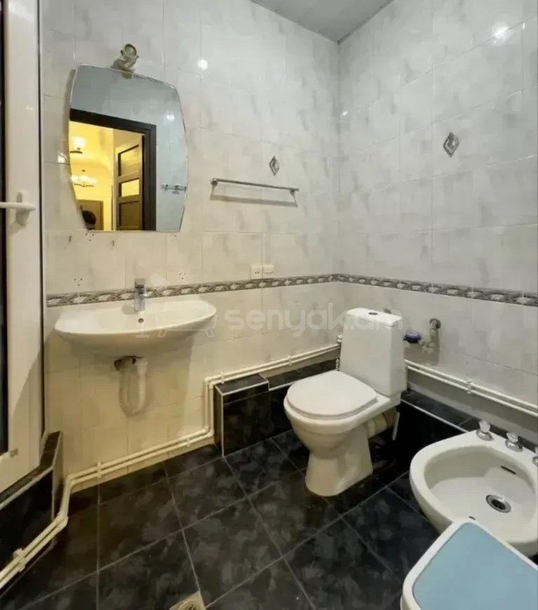 3 Սենյականոց Բնակարան Քարե Շենքում, 78քմ, 4/4 հարկ, Կապիտալ Վերանորոգված, Կահավորված, Արևկող