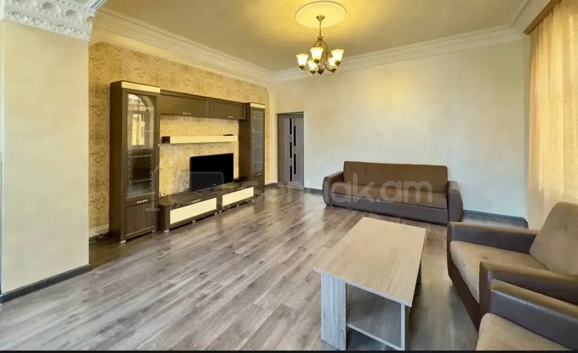 3 Սենյականոց Բնակարան Քարե Շենքում, 78քմ, 4/4 հարկ, Կապիտալ Վերանորոգված, Կահավորված, Արևկող