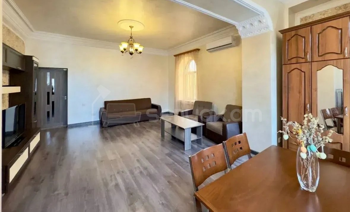 3 Սենյականոց Բնակարան Քարե Շենքում, 78քմ, 4/4 հարկ, Կապիտալ Վերանորոգված, Կահավորված, Արևկող