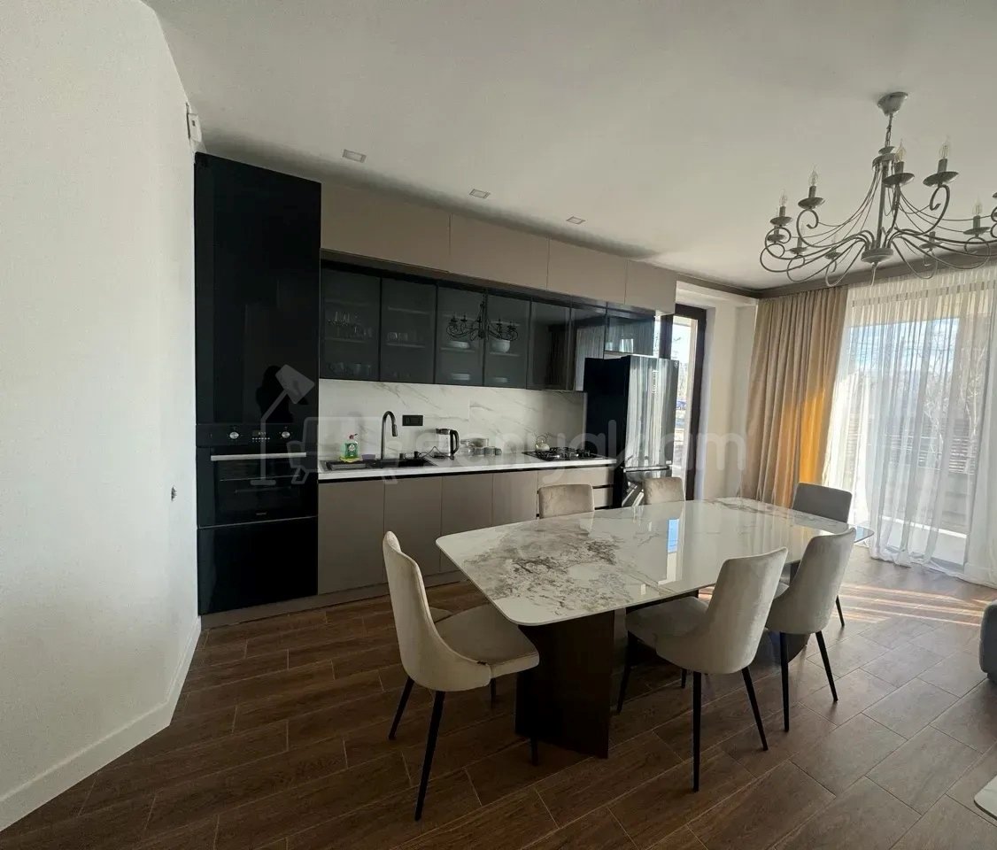 3 Սենյականոց Բնակարան Նորակառույցում, 76քմ, 1/9 հարկ, Կապիտալ Վերանորոգված