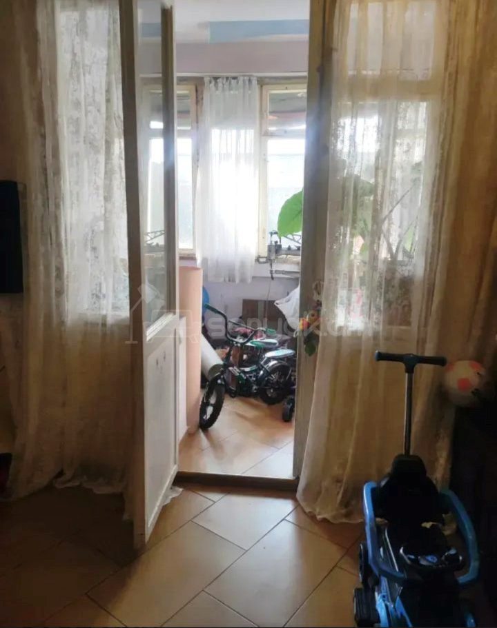 4 Սենյականոց Բնակարան Քարե Շենքում, 74քմ, 3/5 հարկ, Կապիտալ Վերանորոգված