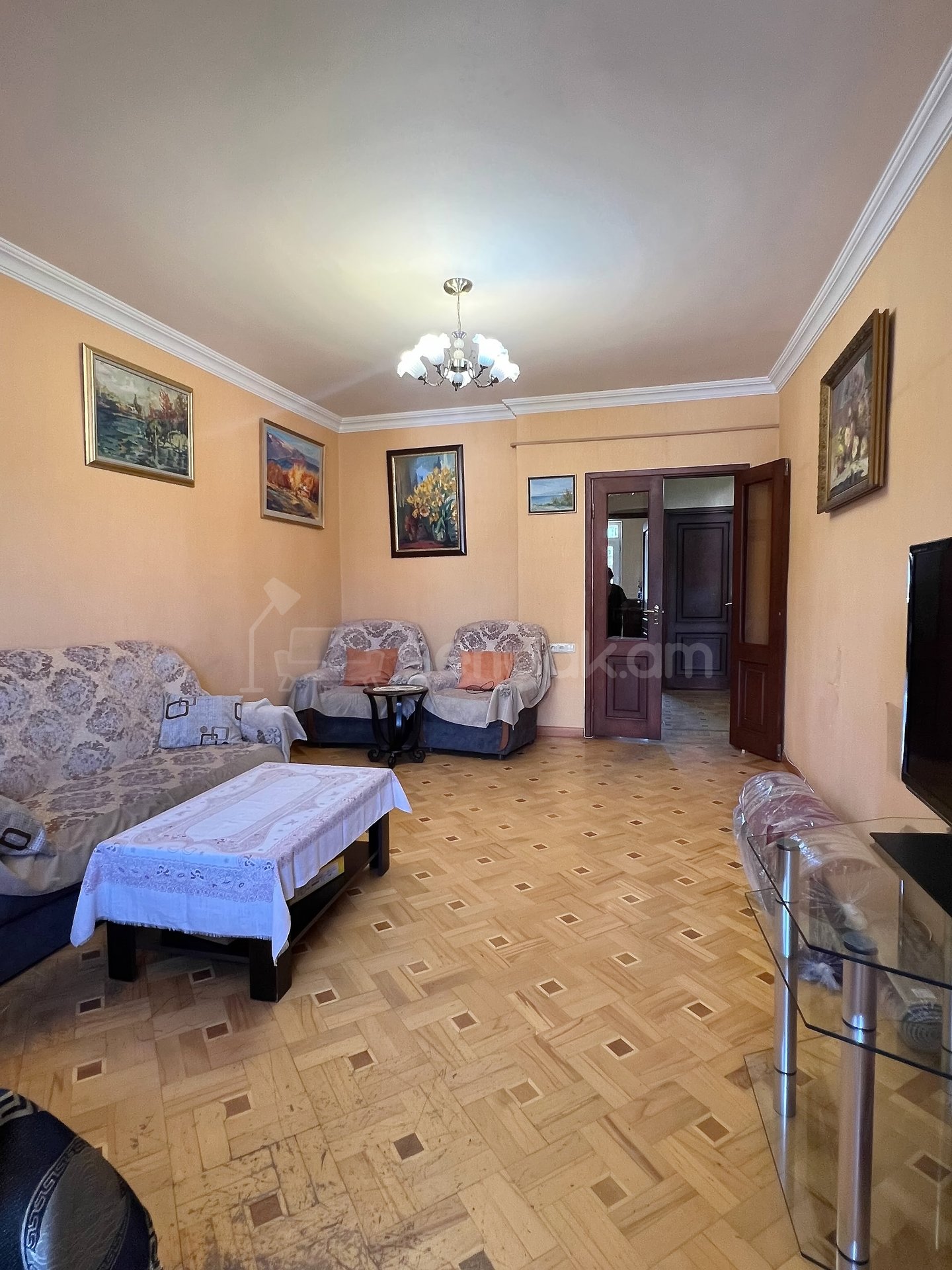 4 Սենյականոց Բնակարան Քարե Շենքում, 98քմ, 4/5 հարկ, Նորմալ Վիճակում