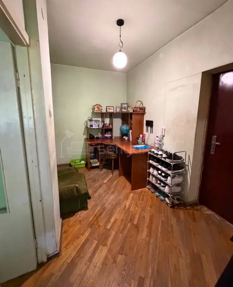 3 Սենյականոց Բնակարան Քարե Շենքում, 95քմ, 2/7 հարկ, Նորմալ Վիճակում
