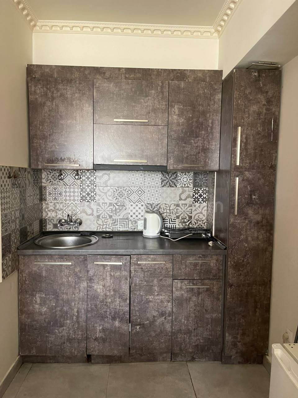 1 Սենյականոց Բնակարան, 25քմ, 5/9 հարկ, Նորմալ Վիճակում, Կահավորված, Արևկող