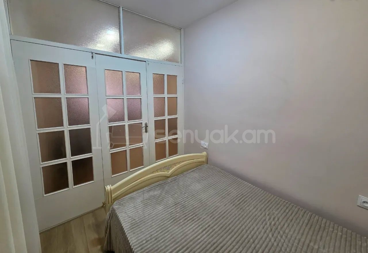 3 Սենյականոց Բնակարան Քարե Շենքում, 50քմ, 2/5 հարկ, Կապիտալ Վերանորոգված, Կահավորված, Արևկող