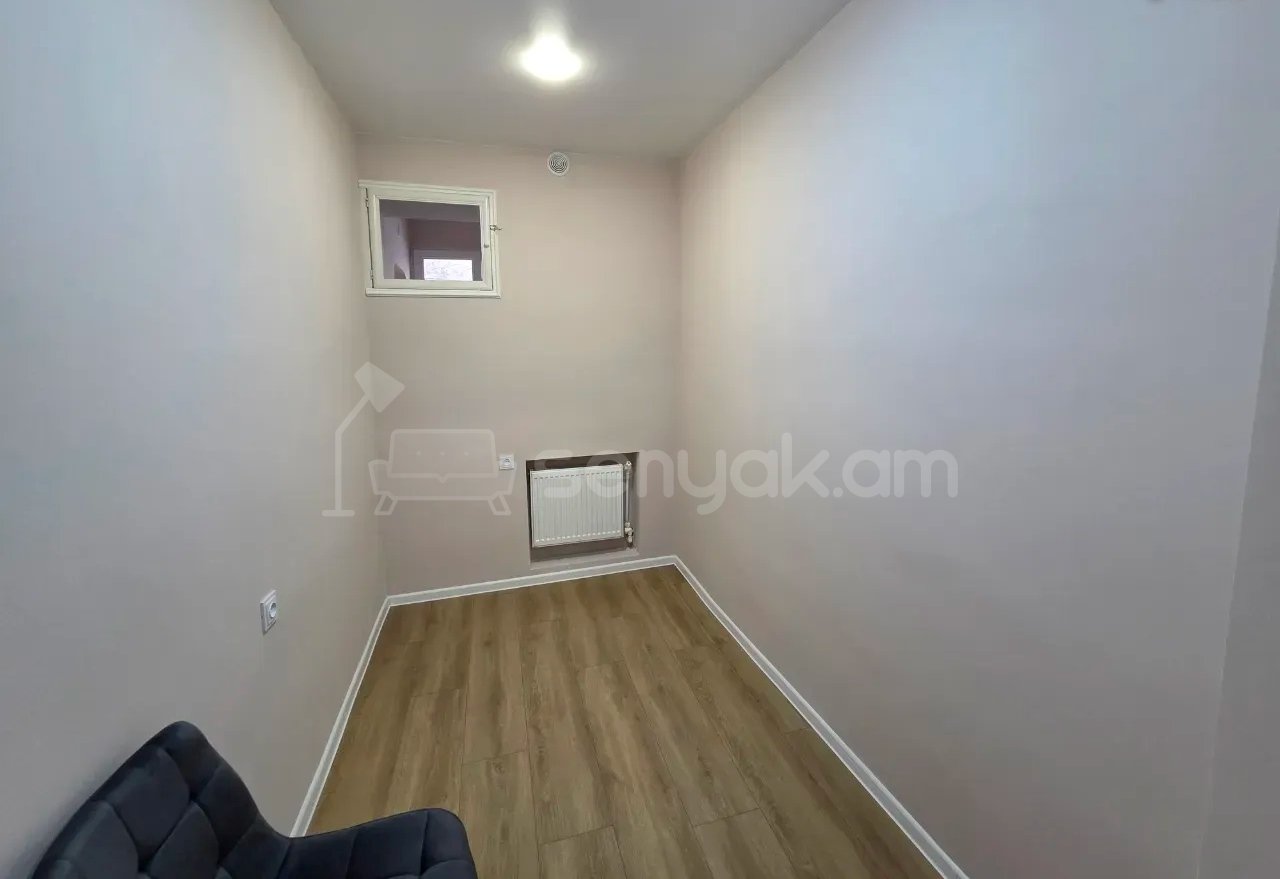 3 Սենյականոց Բնակարան Քարե Շենքում, 50քմ, 2/5 հարկ, Կապիտալ Վերանորոգված, Կահավորված, Արևկող