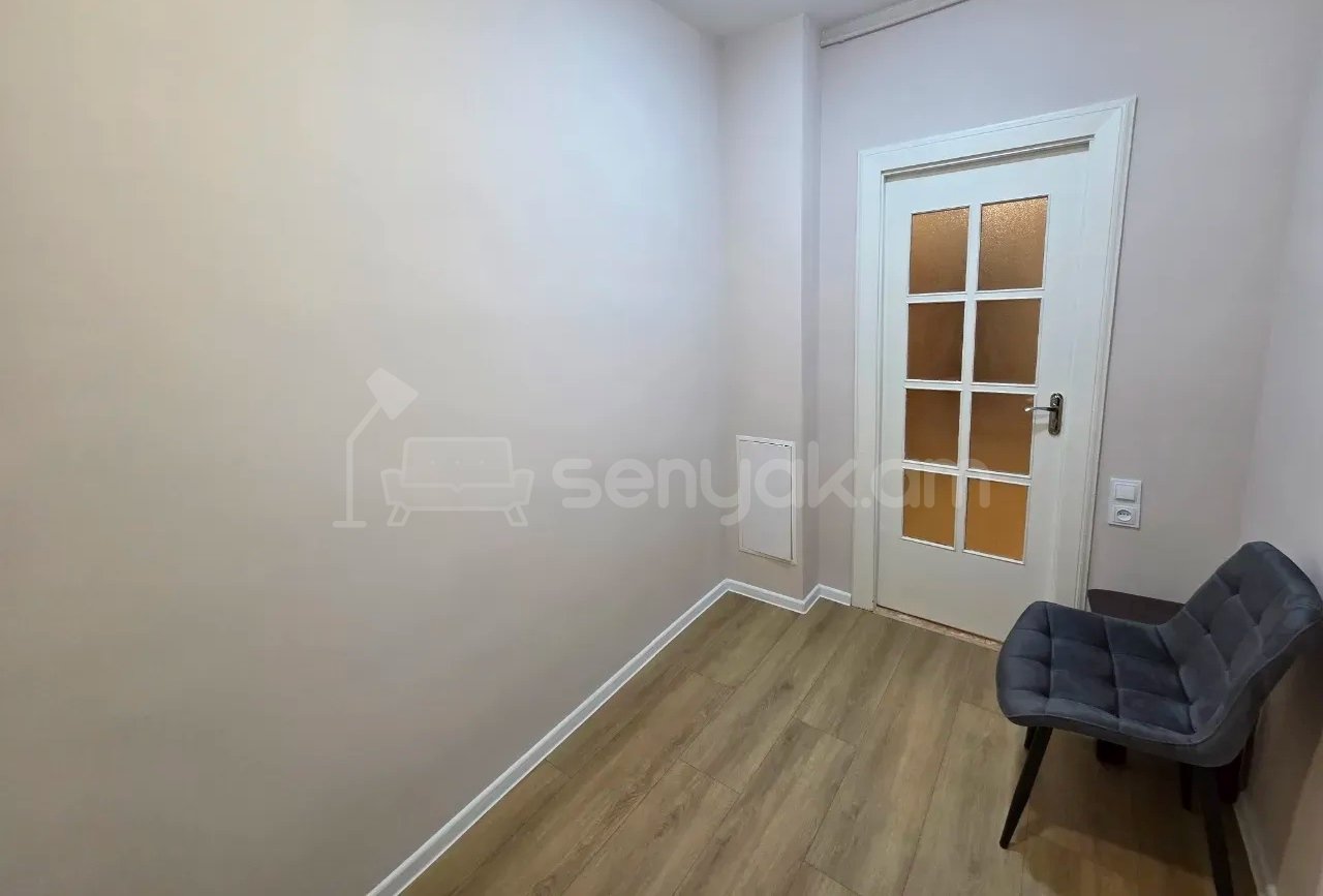 3 Սենյականոց Բնակարան Քարե Շենքում, 50քմ, 2/5 հարկ, Կապիտալ Վերանորոգված, Կահավորված, Արևկող