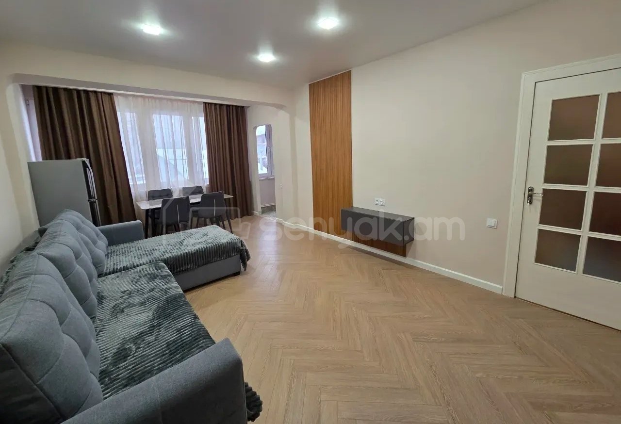 3 Սենյականոց Բնակարան Քարե Շենքում, 50քմ, 2/5 հարկ, Կապիտալ Վերանորոգված, Կահավորված, Արևկող