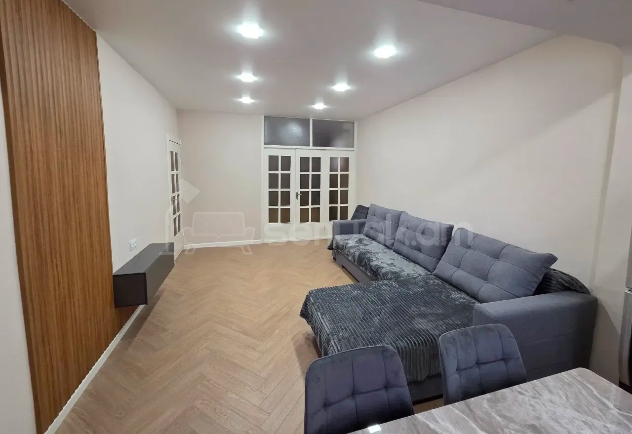 3 Սենյականոց Բնակարան Քարե Շենքում, 50քմ, 2/5 հարկ, Կապիտալ Վերանորոգված, Կահավորված, Արևկող