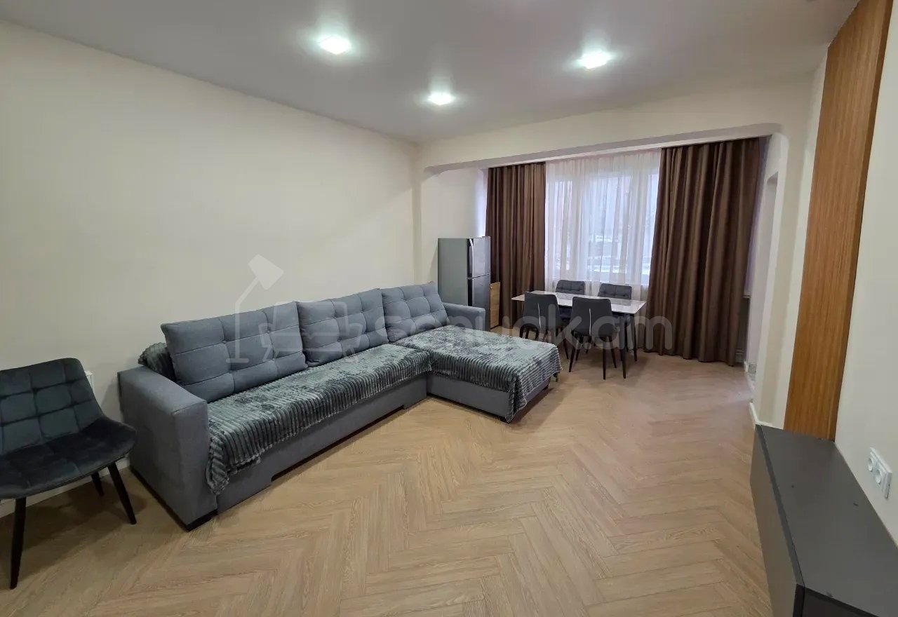 3 Սենյականոց Բնակարան Քարե Շենքում, 50քմ, 2/5 հարկ, Կապիտալ Վերանորոգված, Կահավորված, Արևկող