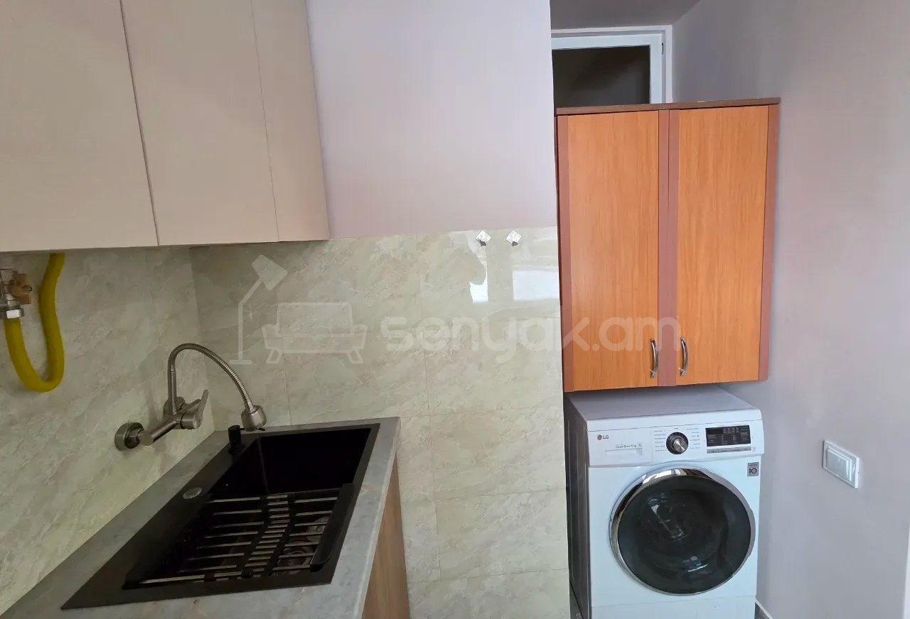 3 Սենյականոց Բնակարան Քարե Շենքում, 50քմ, 2/5 հարկ, Կապիտալ Վերանորոգված, Կահավորված, Արևկող