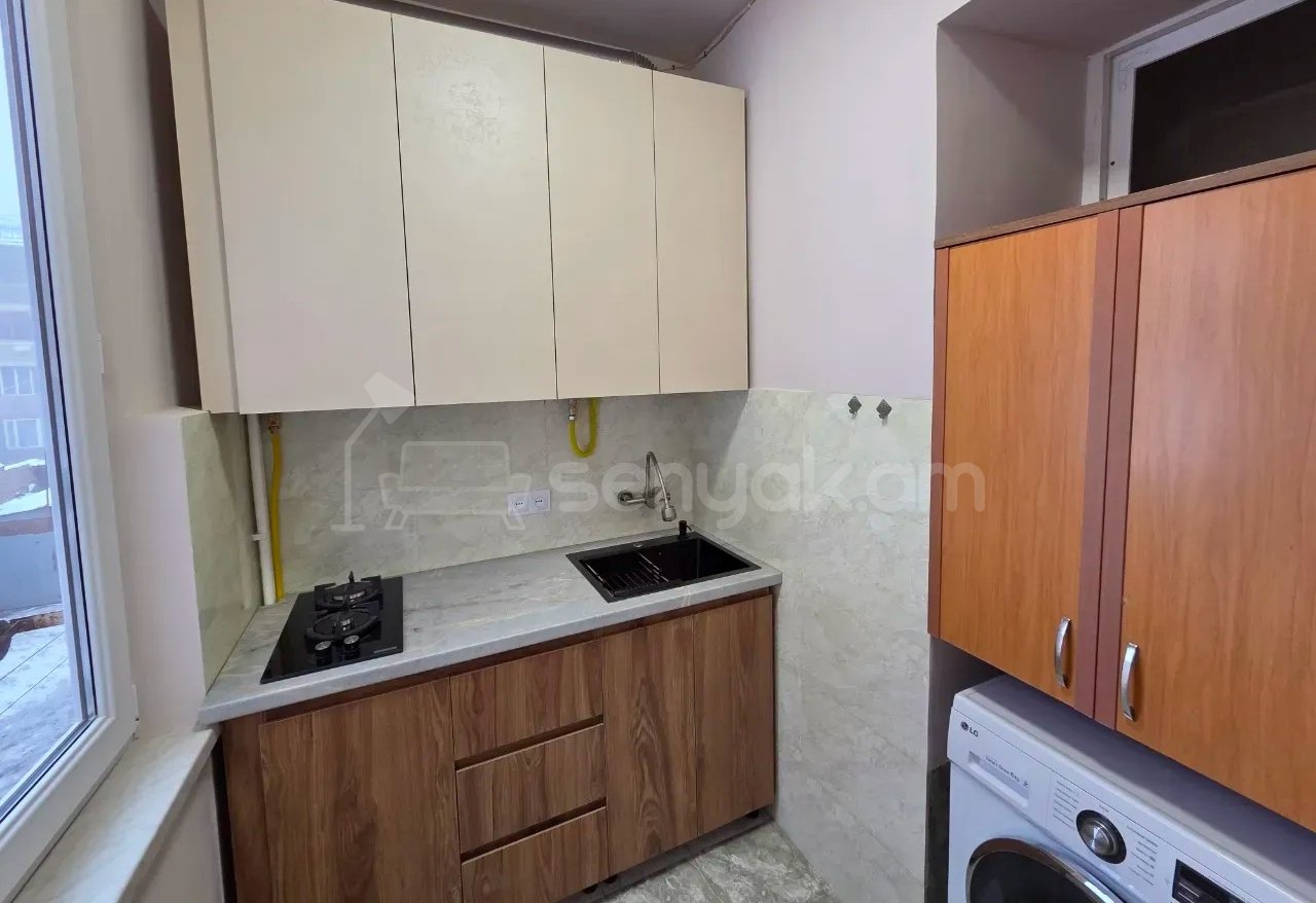3 Սենյականոց Բնակարան Քարե Շենքում, 50քմ, 2/5 հարկ, Կապիտալ Վերանորոգված, Կահավորված, Արևկող