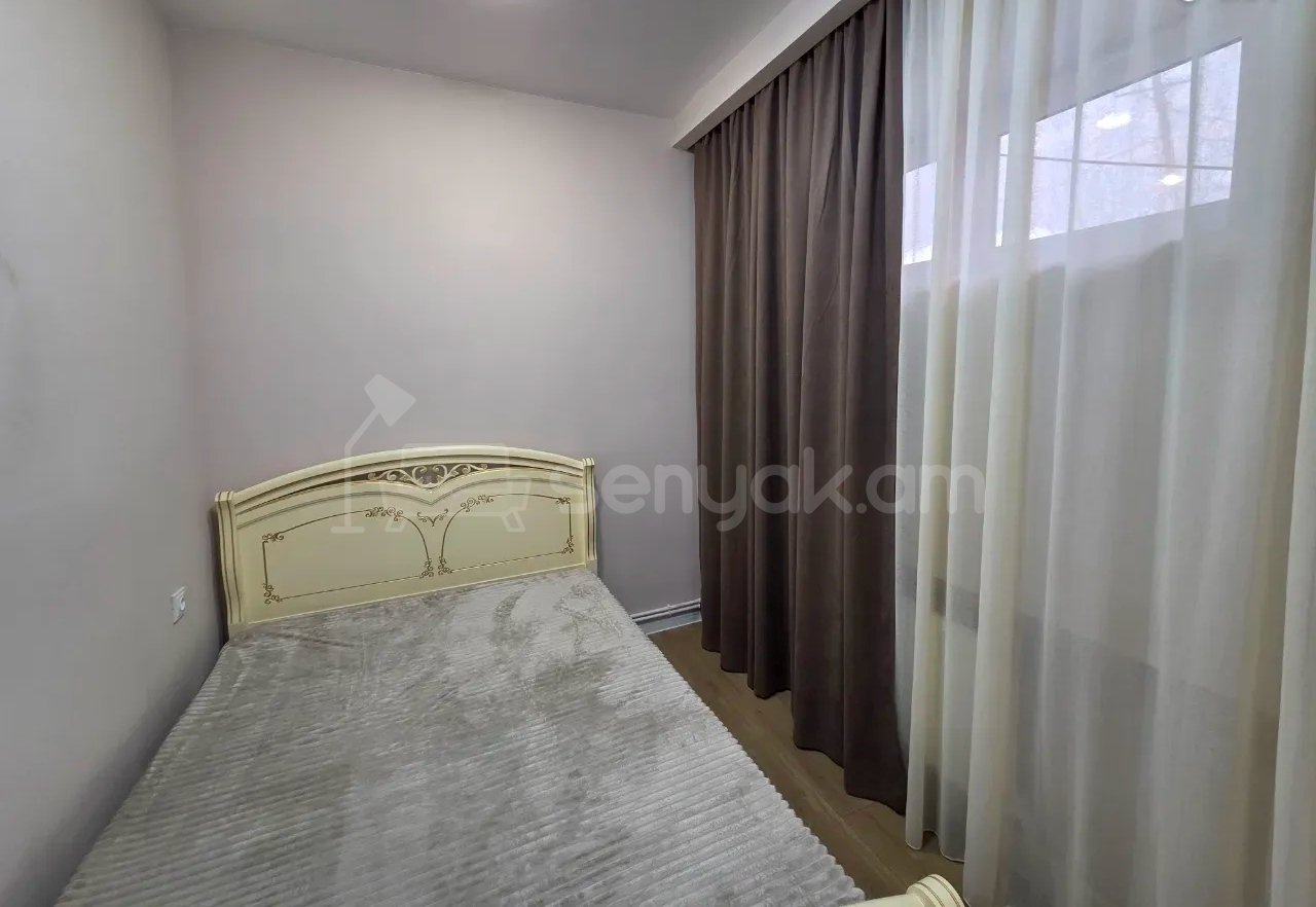3 Սենյականոց Բնակարան Քարե Շենքում, 50քմ, 2/5 հարկ, Կապիտալ Վերանորոգված, Կահավորված, Արևկող