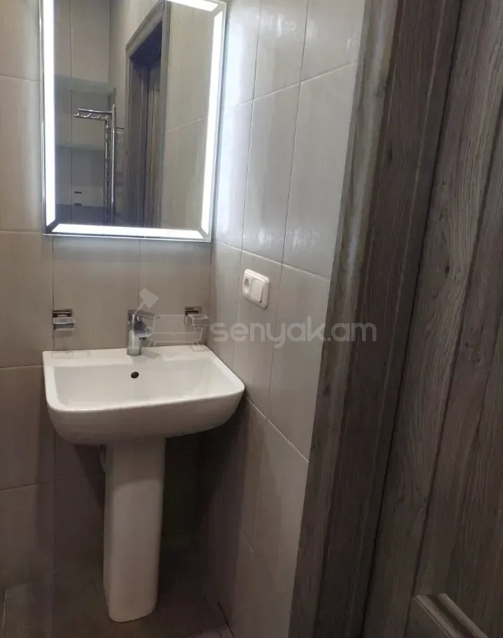 2 Սենյականոց Բնակարան Նորակառույցում, 65քմ, 8/13 հարկ, Կապիտալ Վերանորոգված