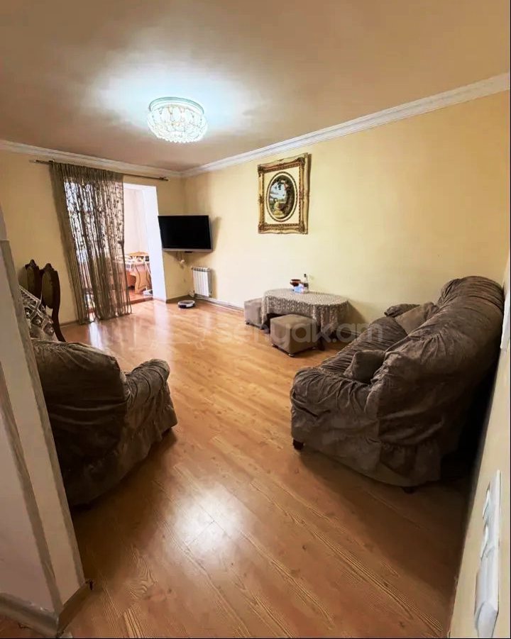 3 Սենյականոց Բնակարան Քարե Շենքում, 80քմ, 3/4 հարկ, Կոսմետիկ Վերանորոգված