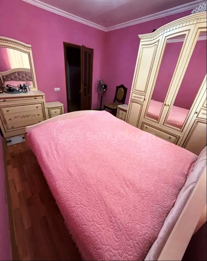 3 Սենյականոց Բնակարան Քարե Շենքում, 80քմ, 3/4 հարկ, Կոսմետիկ Վերանորոգված
