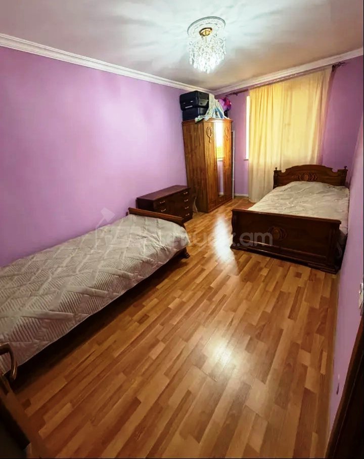 3 Սենյականոց Բնակարան Քարե Շենքում, 80քմ, 3/4 հարկ, Կոսմետիկ Վերանորոգված