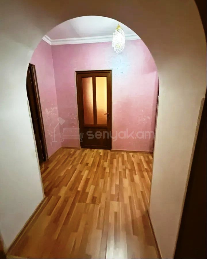 3 Սենյականոց Բնակարան Քարե Շենքում, 80քմ, 3/4 հարկ, Կոսմետիկ Վերանորոգված
