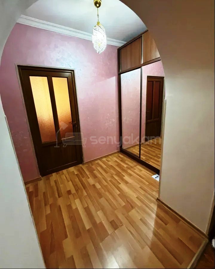 3 Սենյականոց Բնակարան Քարե Շենքում, 80քմ, 3/4 հարկ, Կոսմետիկ Վերանորոգված