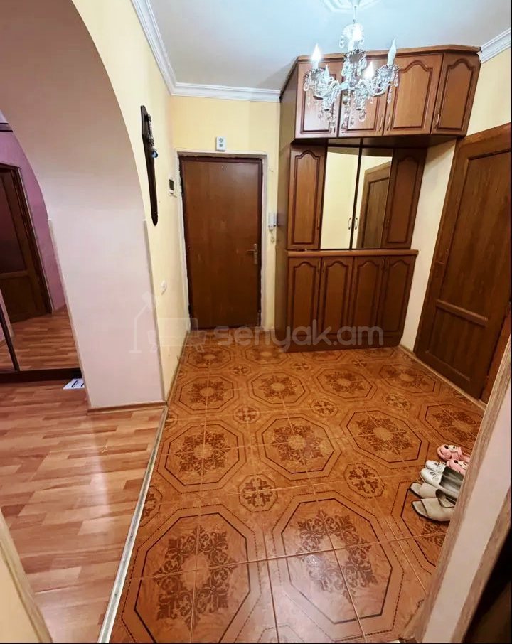 3 Սենյականոց Բնակարան Քարե Շենքում, 80քմ, 3/4 հարկ, Կոսմետիկ Վերանորոգված