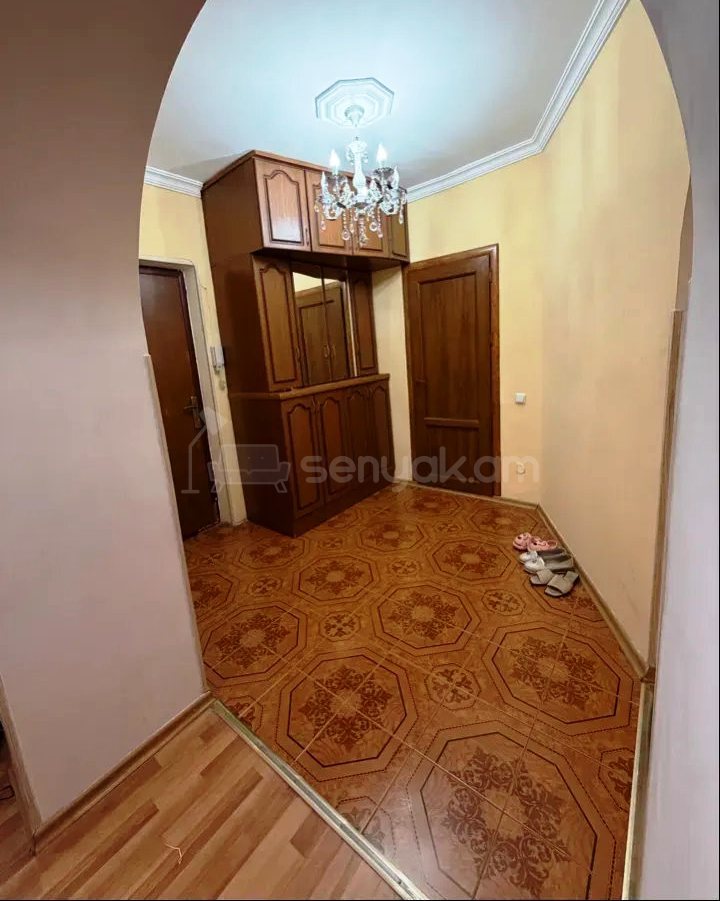 3 Սենյականոց Բնակարան Քարե Շենքում, 80քմ, 3/4 հարկ, Կոսմետիկ Վերանորոգված