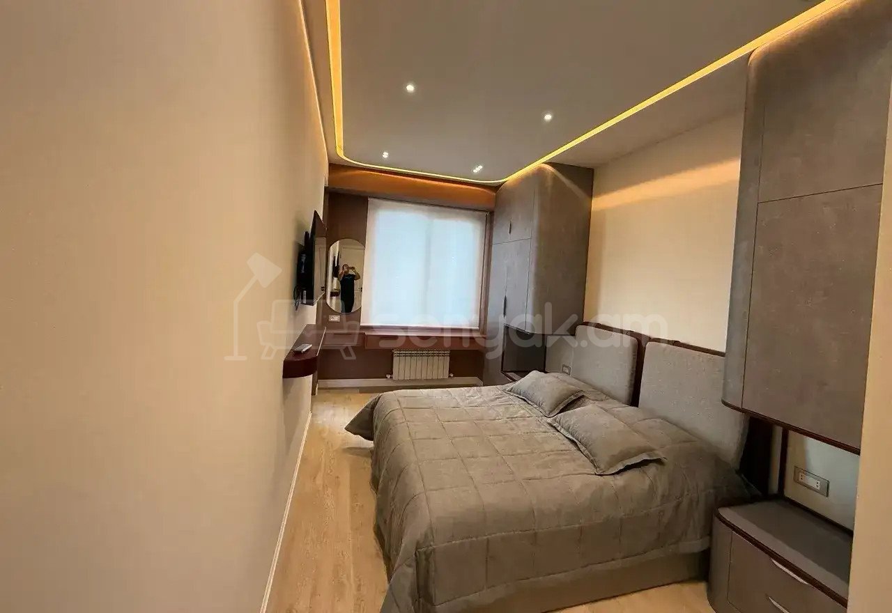 3 Սենյականոց Բնակարան Նորակառույցում, 90քմ, 10/14 հարկ, Դիզայներական Վերանորոգված, Կահավորված