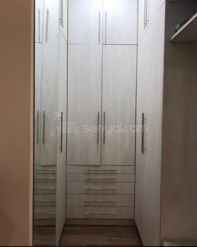 3 Սենյականոց Բնակարան Նորակառույցում, 90քմ, 1/8 հարկ, Դիզայներական Վերանորոգված, Կահավորված