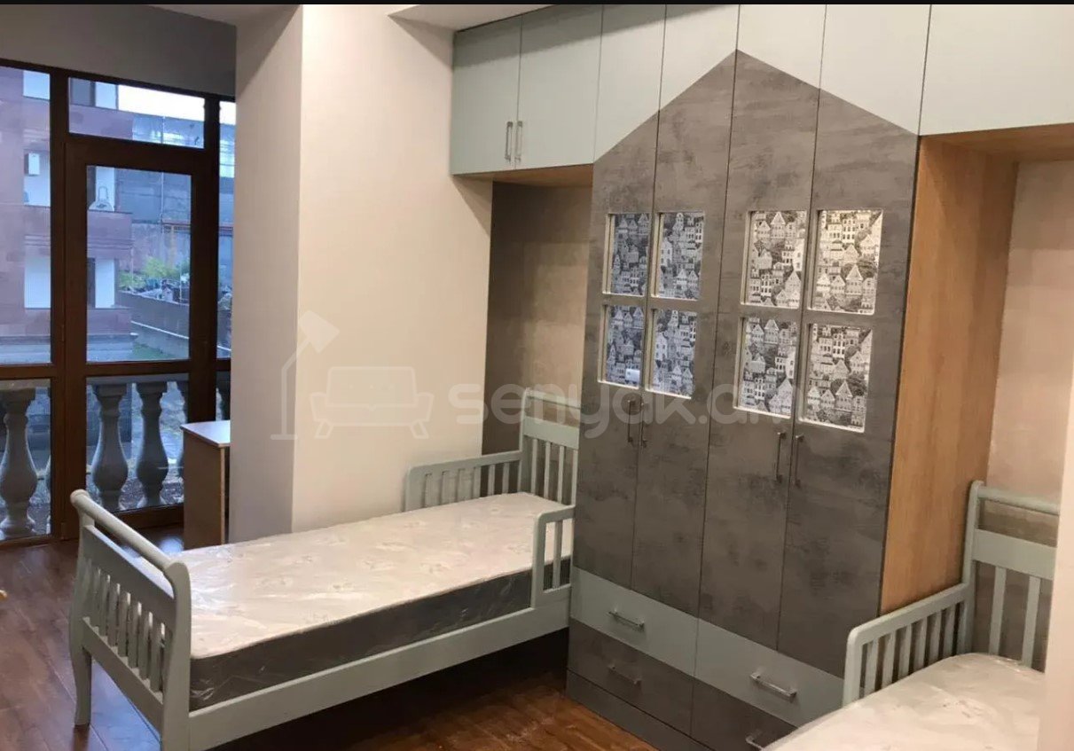 3 Սենյականոց Բնակարան Նորակառույցում, 90քմ, 1/8 հարկ, Դիզայներական Վերանորոգված, Կահավորված