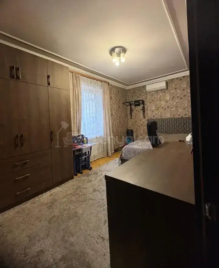 4 Սենյականոց Բնակարան Քարե Շենքում, 75քմ, 2/5 հարկ, Կապիտալ Վերանորոգված, Կահավորված