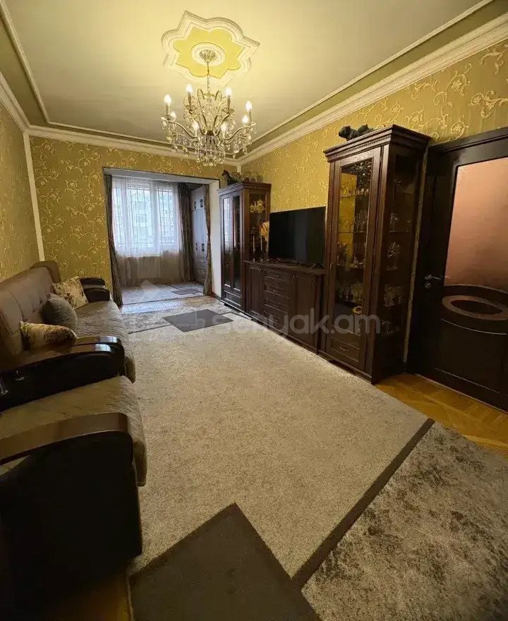 4 Սենյականոց Բնակարան Քարե Շենքում, 75քմ, 2/5 հարկ, Կապիտալ Վերանորոգված, Կահավորված