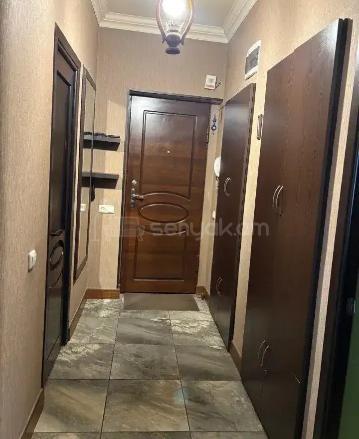 4 Սենյականոց Բնակարան Քարե Շենքում, 75քմ, 2/5 հարկ, Կապիտալ Վերանորոգված, Կահավորված