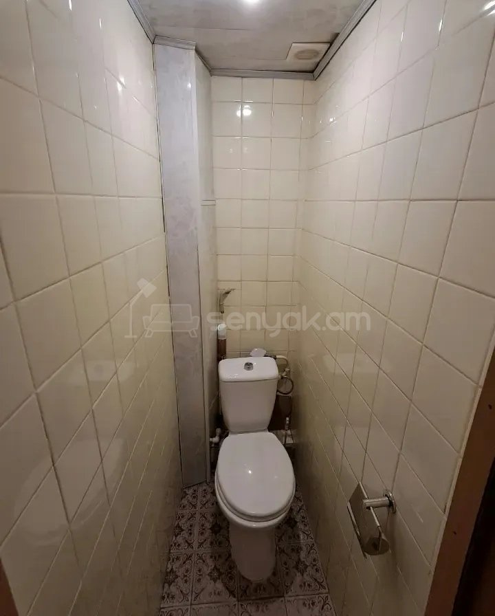 4 Սենյականոց Բնակարան Քարե Շենքում, 83քմ, 3/5 հարկ, Նորմալ Վիճակում