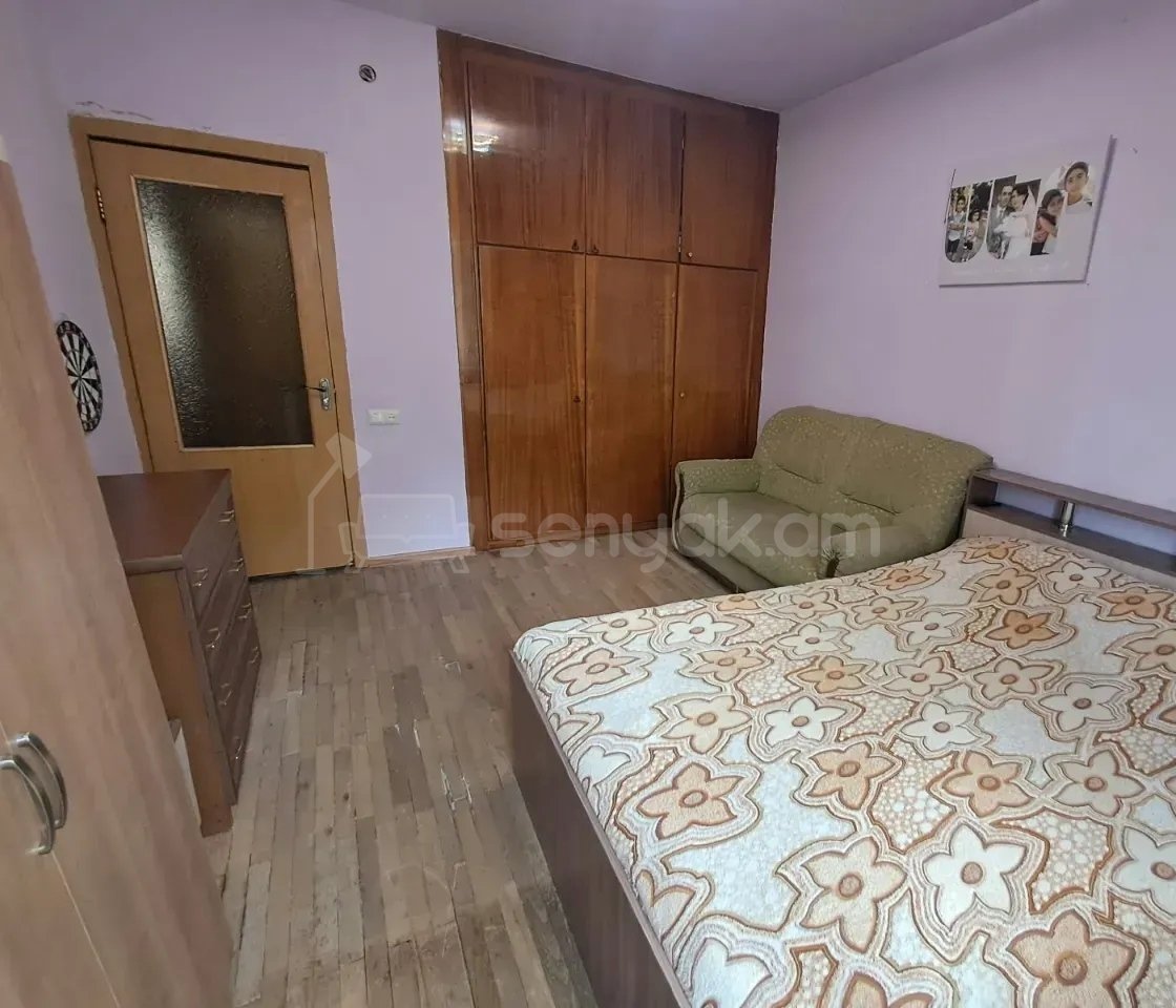 4 Սենյականոց Բնակարան Քարե Շենքում, 83քմ, 3/5 հարկ, Նորմալ Վիճակում