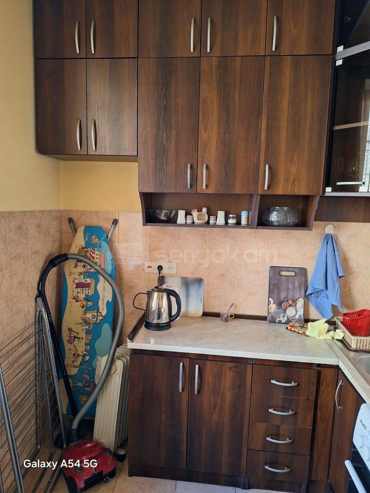 1 Սենյականոց Բնակարան Քարե Շենքում, 37քմ, 2/4 հարկ, Նորմալ Վիճակում