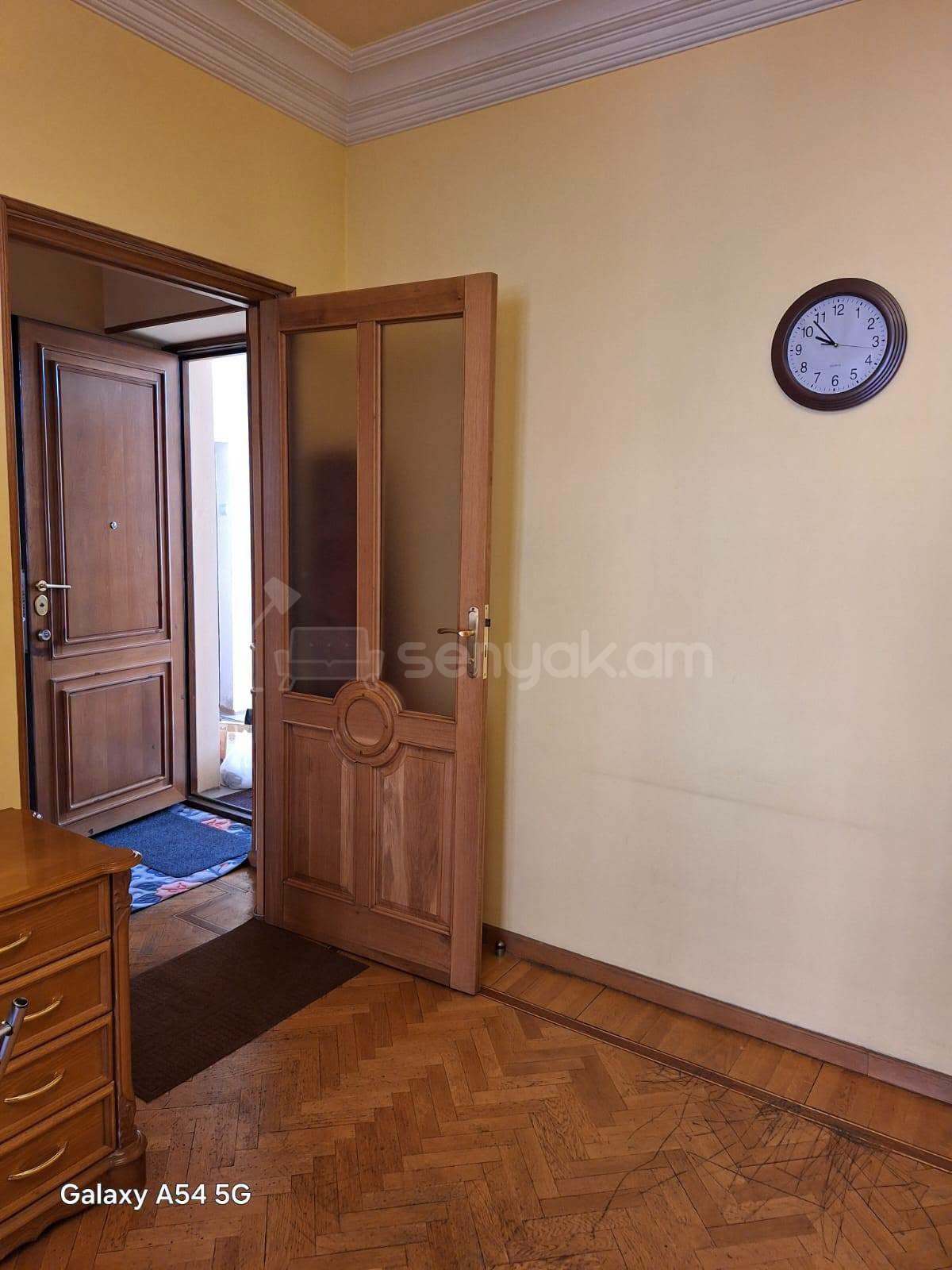 1 Սենյականոց Բնակարան Քարե Շենքում, 37քմ, 2/4 հարկ, Նորմալ Վիճակում