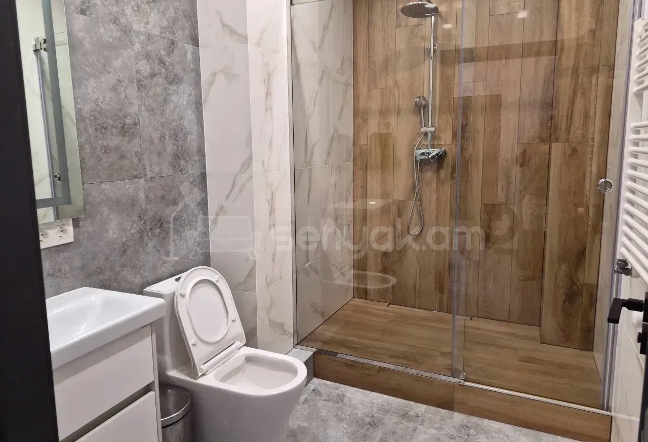 2 Սենյականոց Բնակարան Նորակառույցում, 70քմ, 8/12 հարկ, Դիզայներական Վերանորոգված, Կահավորված, Արևկող