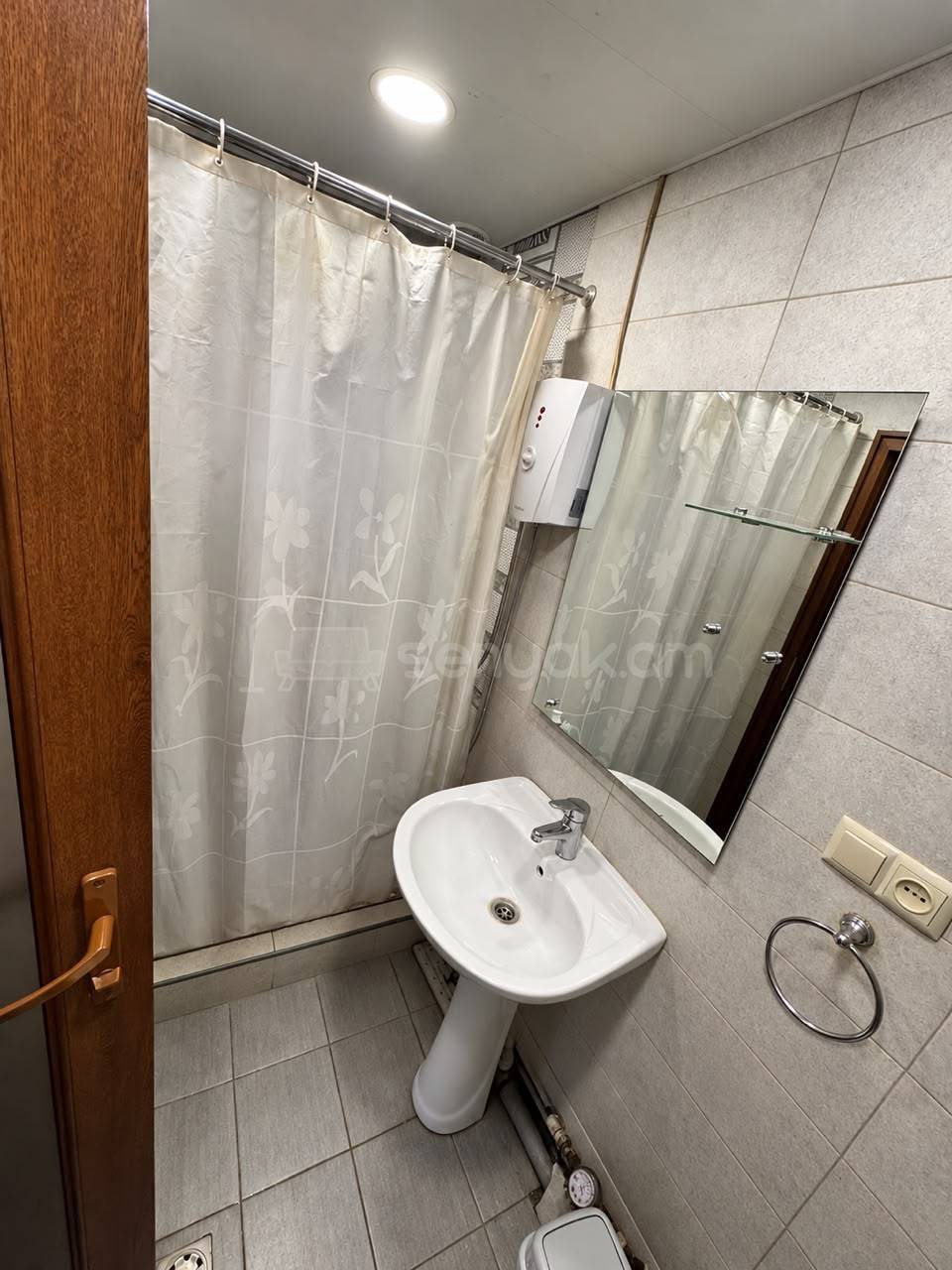3 Սենյականոց Բնակարան, 65քմ, 6/11 հարկ, Նորմալ Վիճակում
