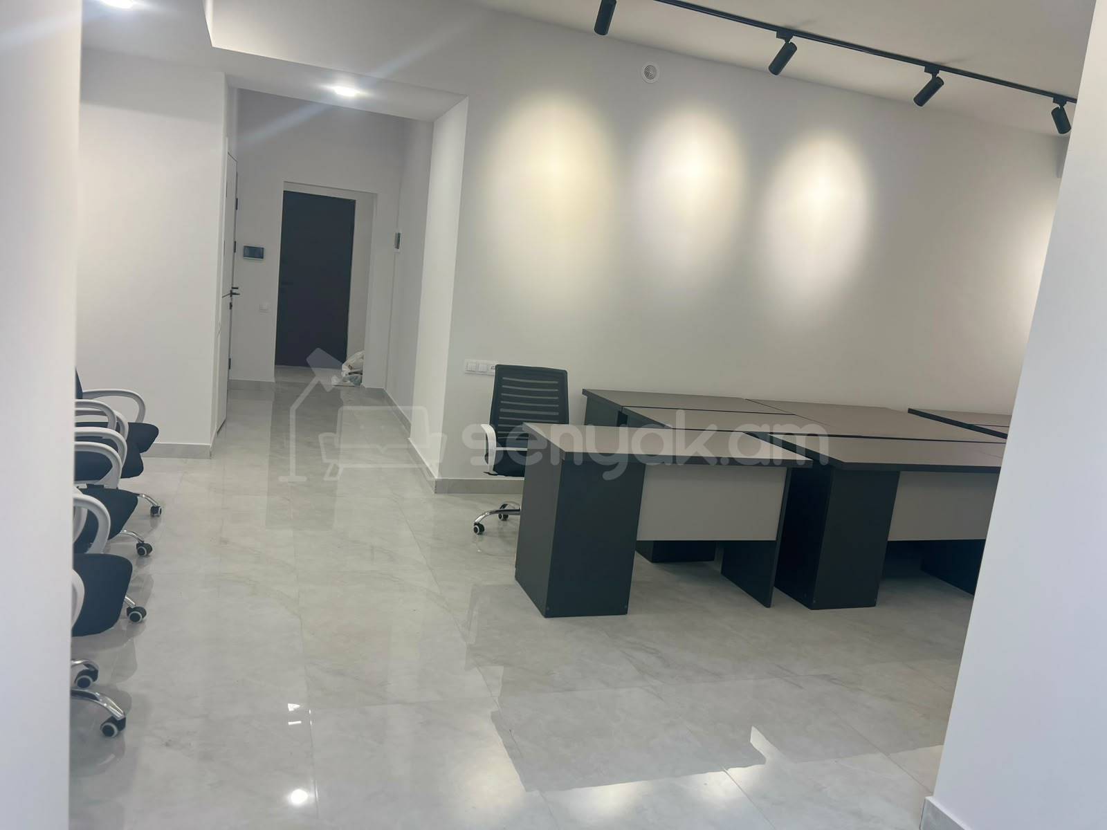 Կոմերցիոն Տարածք, 242քմ