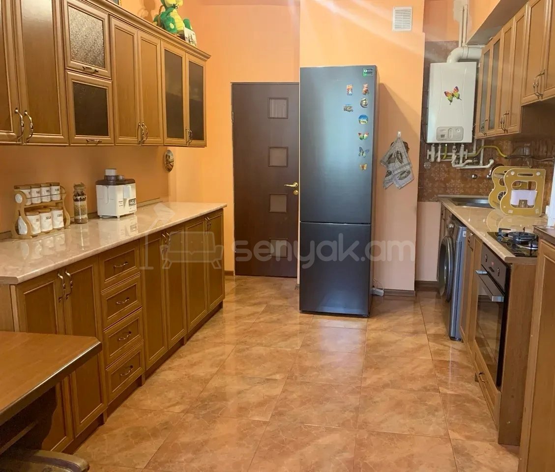 3 Սենյականոց Բնակարան, 93քմ, 2/10 հարկ, Կապիտալ Վերանորոգված
