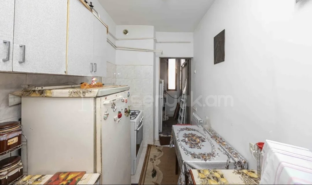 1 Սենյականոց Բնակարան Քարե Շենքում, 47քմ, 4/5 հարկ, Կոսմետիկ Վերանորոգված