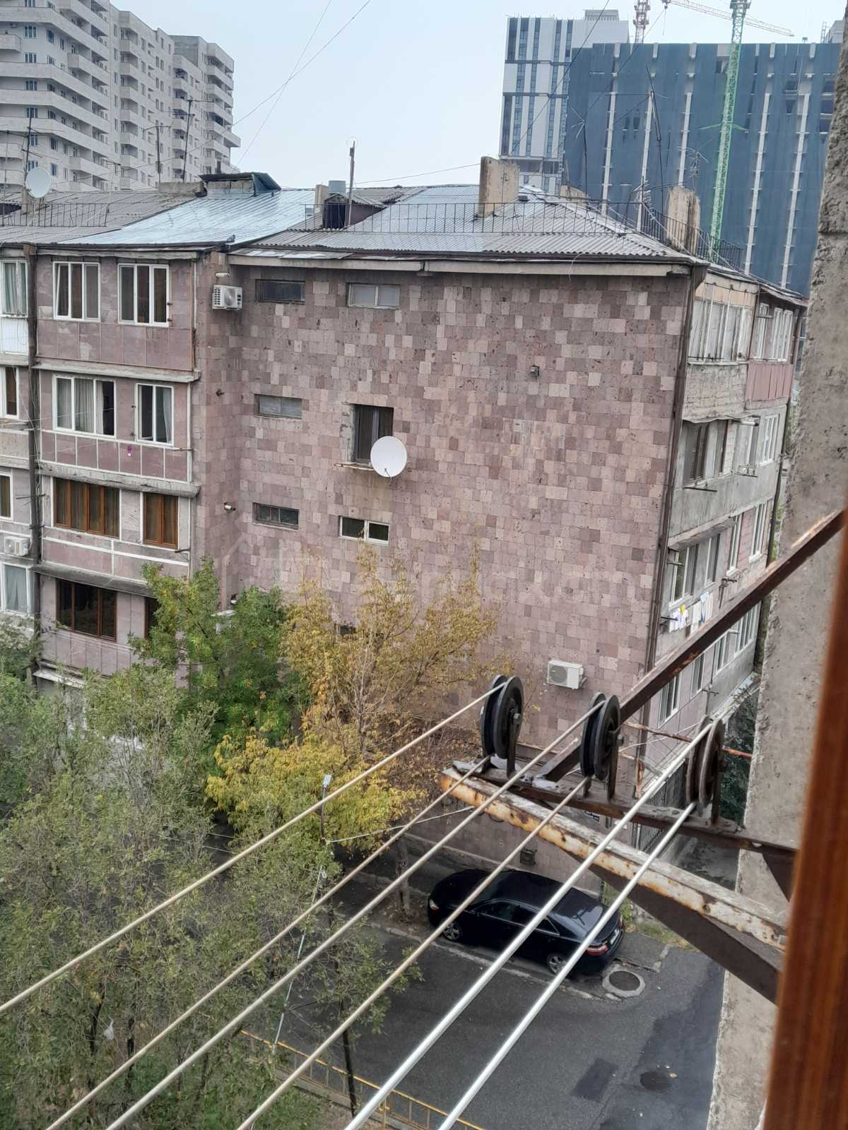 1 Սենյականոց Բնակարան Քարե Շենքում, 47քմ, 4/5 հարկ, Կոսմետիկ Վերանորոգված