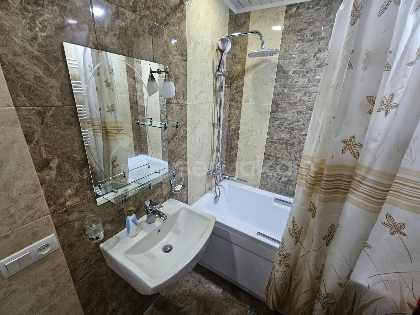 3 Սենյականոց Բնակարան Քարե Շենքում, 80քմ, 4/5 հարկ, Կապիտալ Վերանորոգված, Կահավորված, Արևկող