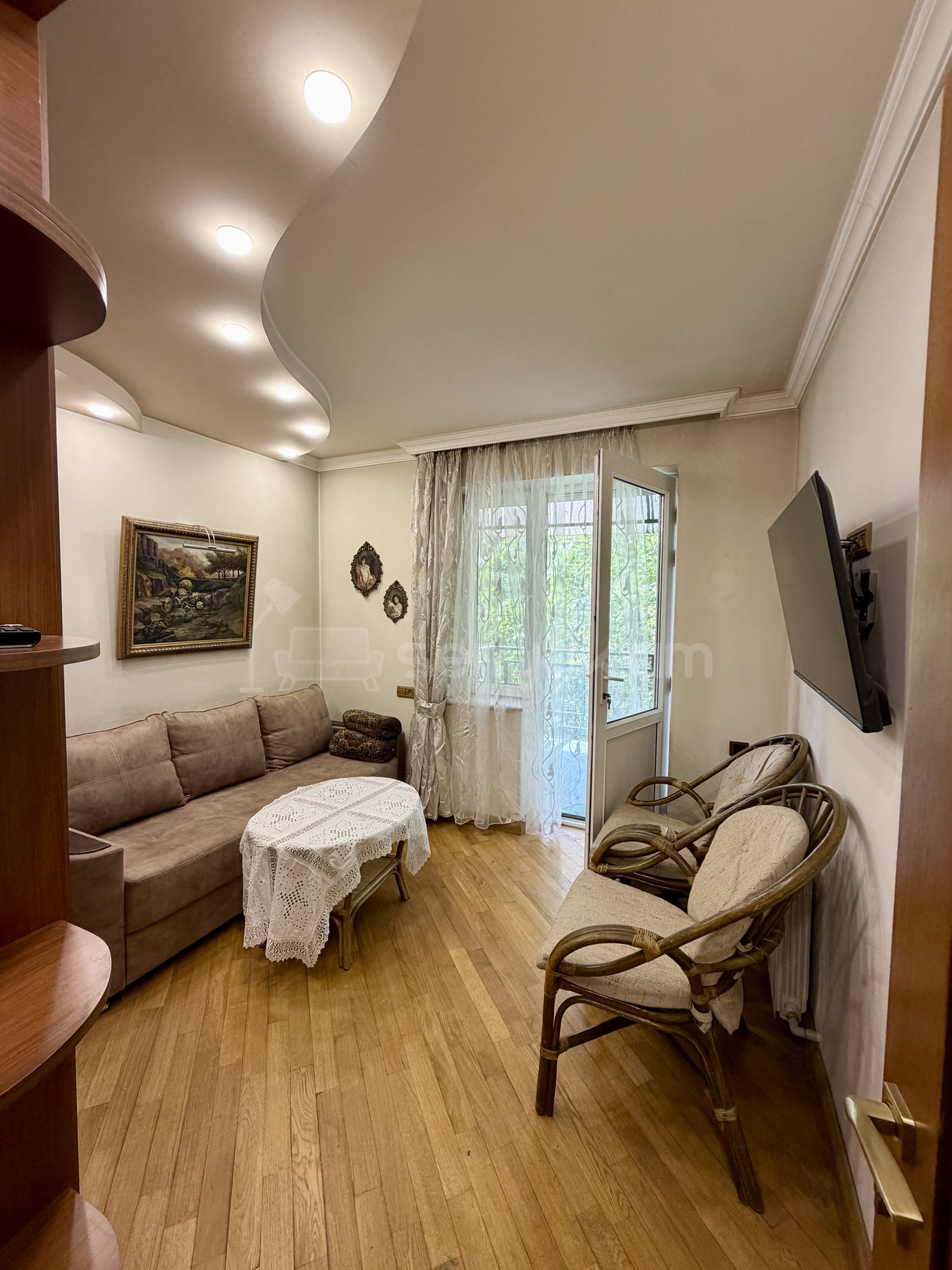 3 Սենյականոց Բնակարան Քարե Շենքում, 90քմ, 3/5 հարկ, Կապիտալ Վերանորոգված, Կահավորված, Արևկող