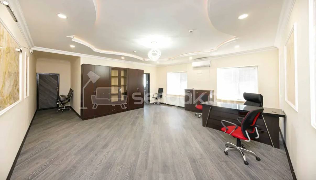 Օֆիսային Տարածք, 200քմ, Կապիտալ Վերանորոգված
