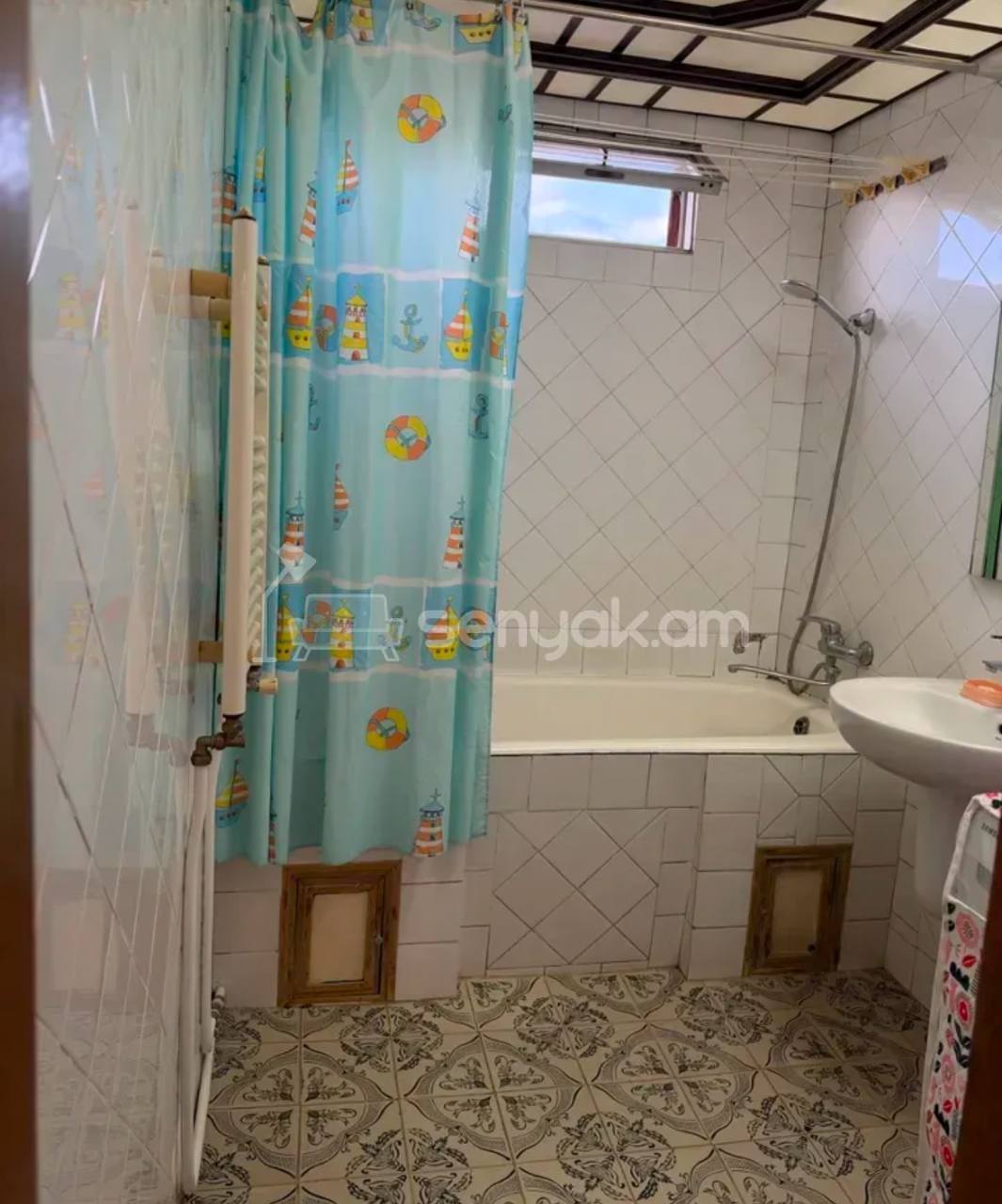 3 Սենյականոց Բնակարան Քարե Շենքում, 90քմ, 4/5 հարկ, Կապիտալ Վերանորոգված, Կահավորված, Արևկող