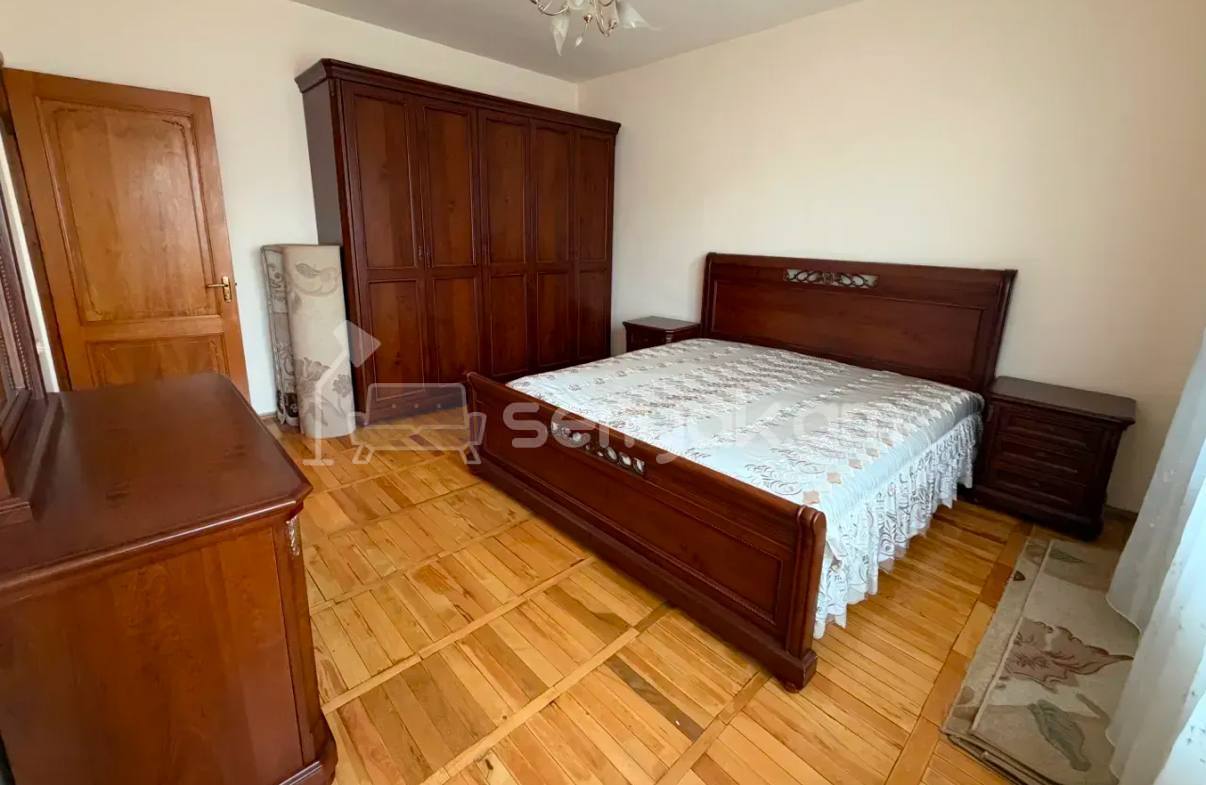 3 Սենյականոց Բնակարան Քարե Շենքում, 90քմ, 4/5 հարկ, Կապիտալ Վերանորոգված, Կահավորված, Արևկող